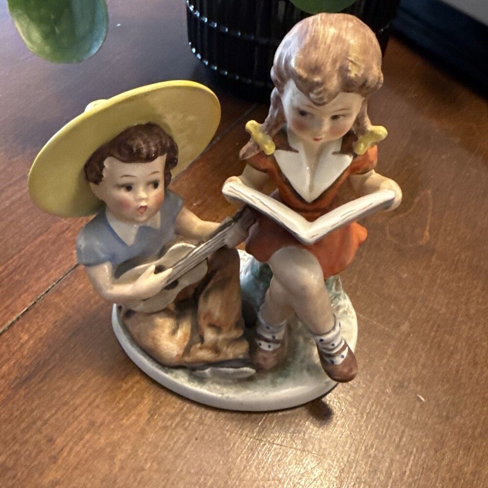 Hummel Goebel Nasha NA 13 Reading W Boy& Guitar Vintage